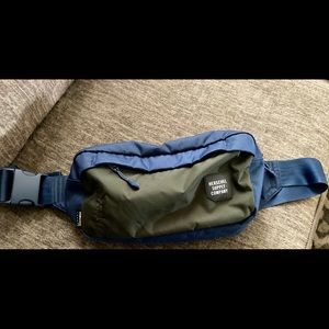 Herschel tour hip pack medium